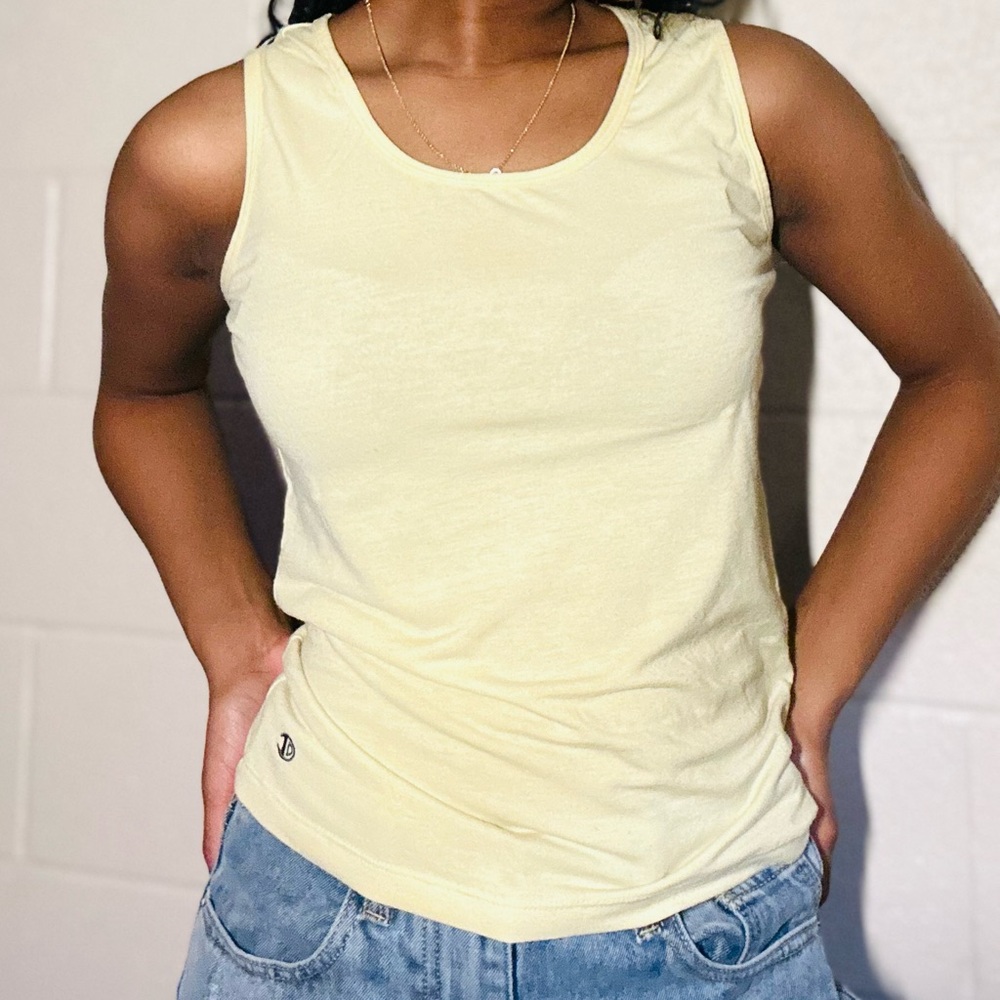 yellow champion tank, medium